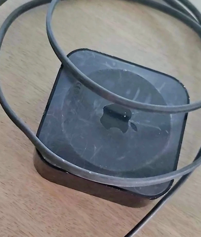 Apple TV 4th Gen (HD - A1625) - photo 2
