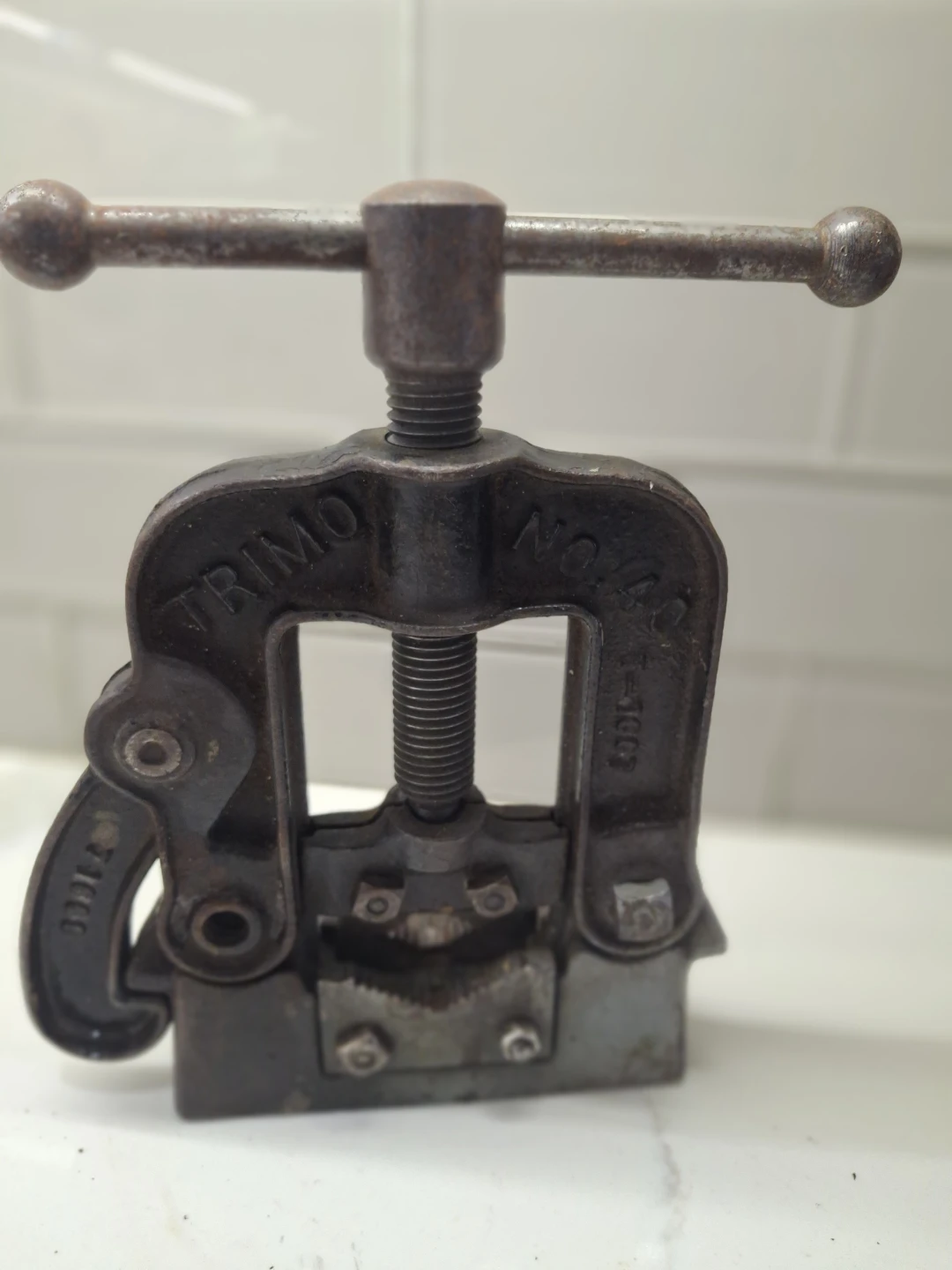 Vintage Trimo No. 40 Pipe Vise