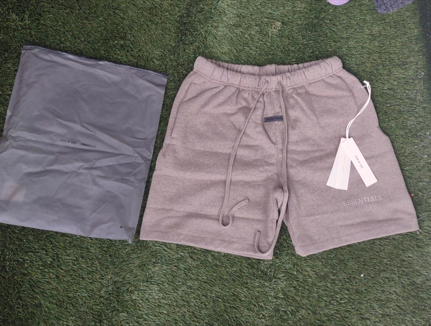 Fear of God Essentials Sweat Shorts - photo 4