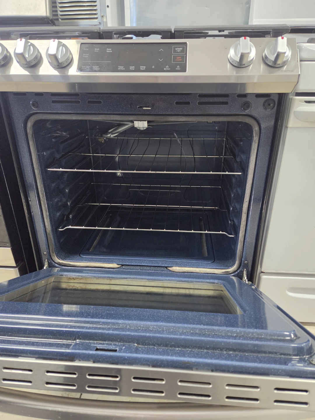 Samsung SmartThings Gas Range - photo 3