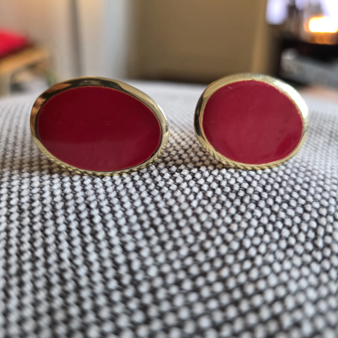 Vintage Gold Tone Red Oval Clip-On Earrings - photo 3