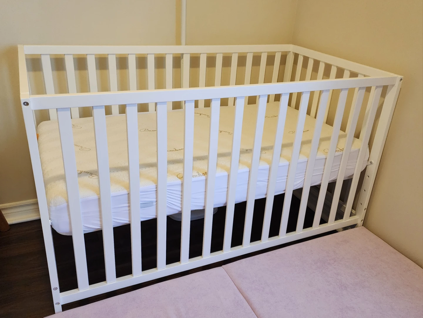 DaVinci Union 4-in-1 White Crib