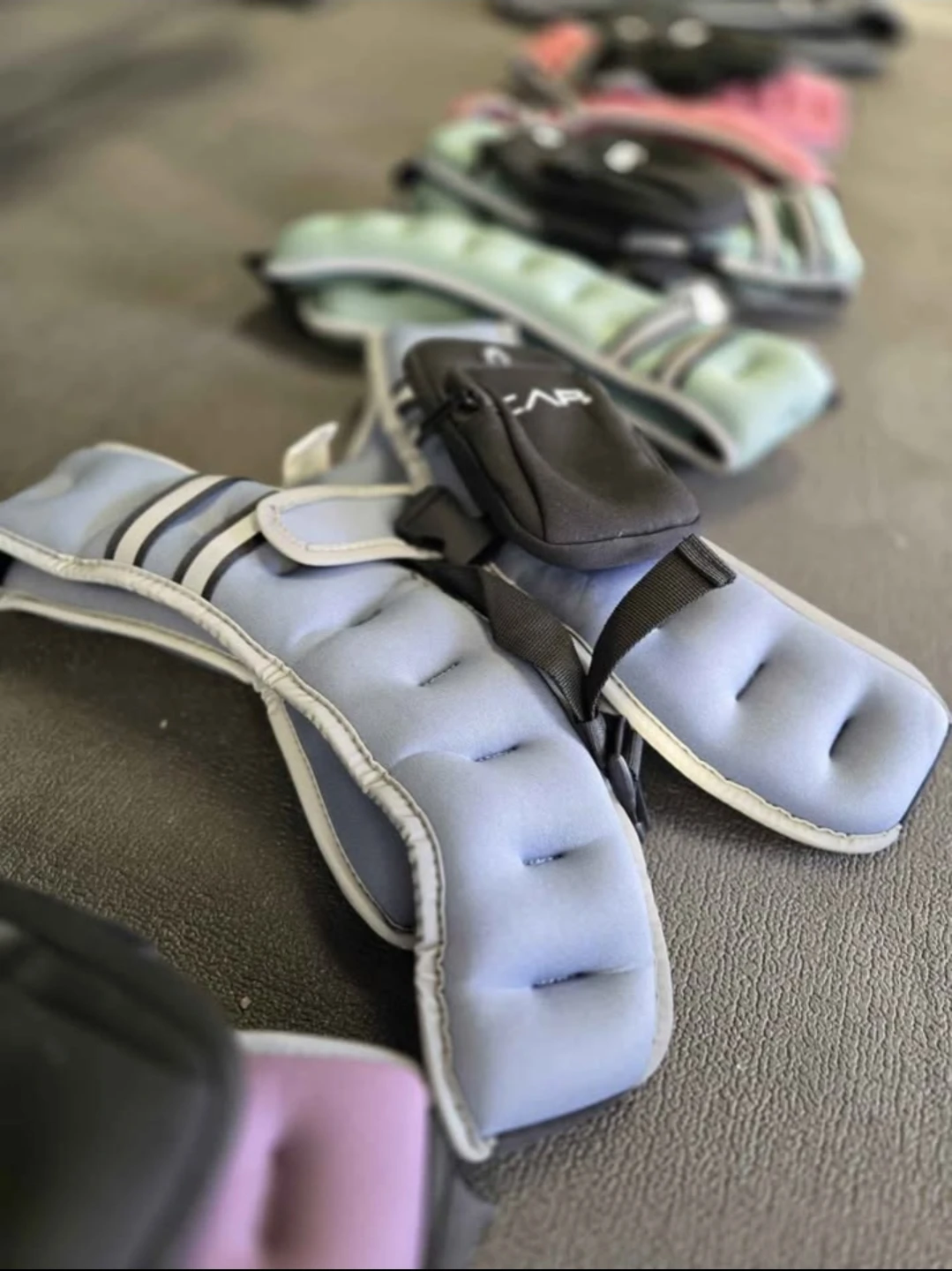 8lb, 12lb, 16lb Weighted Vest including Phone Pouch - New - photo 3