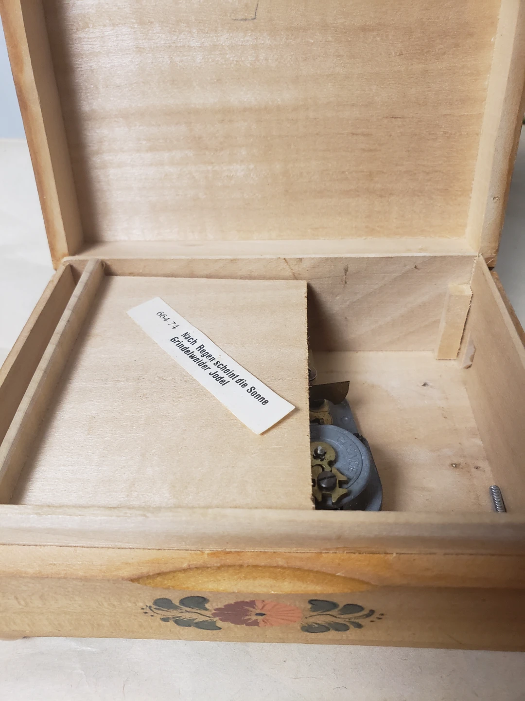 Swiss Wooden Music Box.  Not working - photo 2