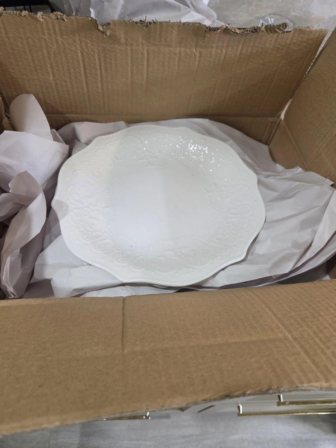 New White Embossed Dinner Plates (Set of 6) - photo 4