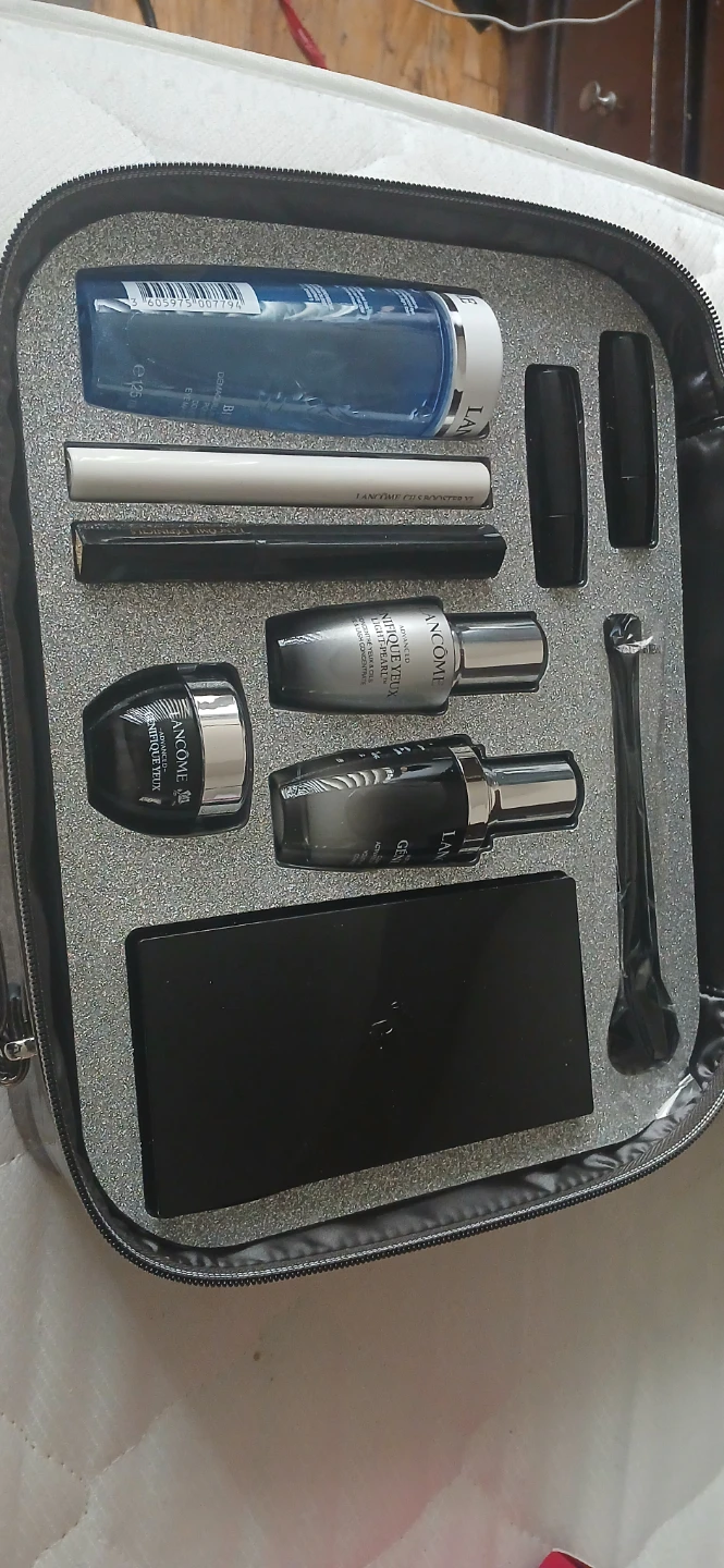 Lancome 10 Full-Size Favourites Beauty Set - photo 2