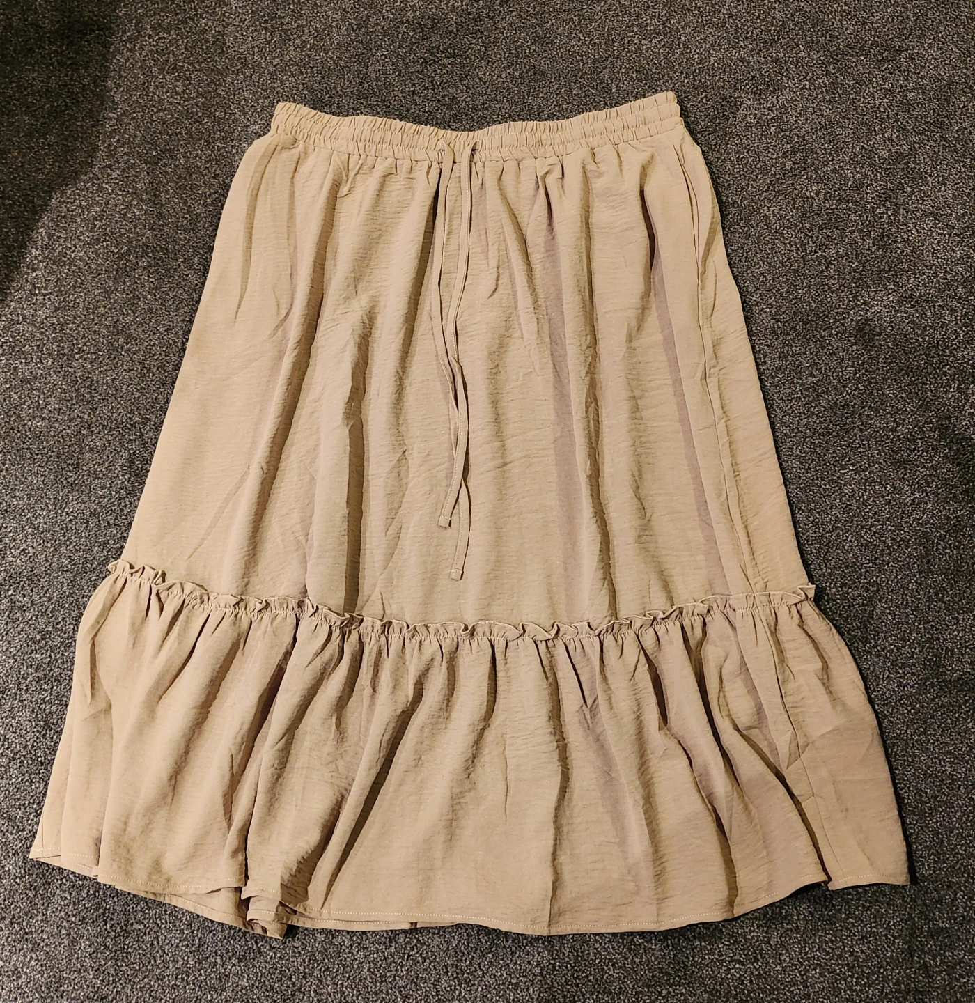 Witsmile Tan Tiered Midi Skirt 🏈