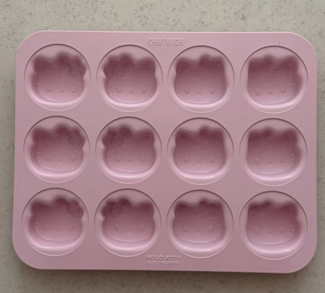 CHEFMADE Hello Kitty 12-Cup Cake Pan - photo 2