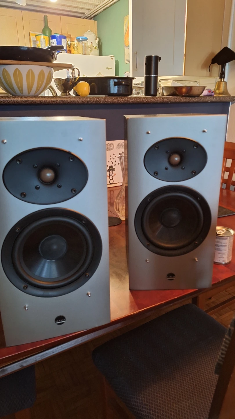 Athena Technologies AS-B2-1 Bookshelf Speakers