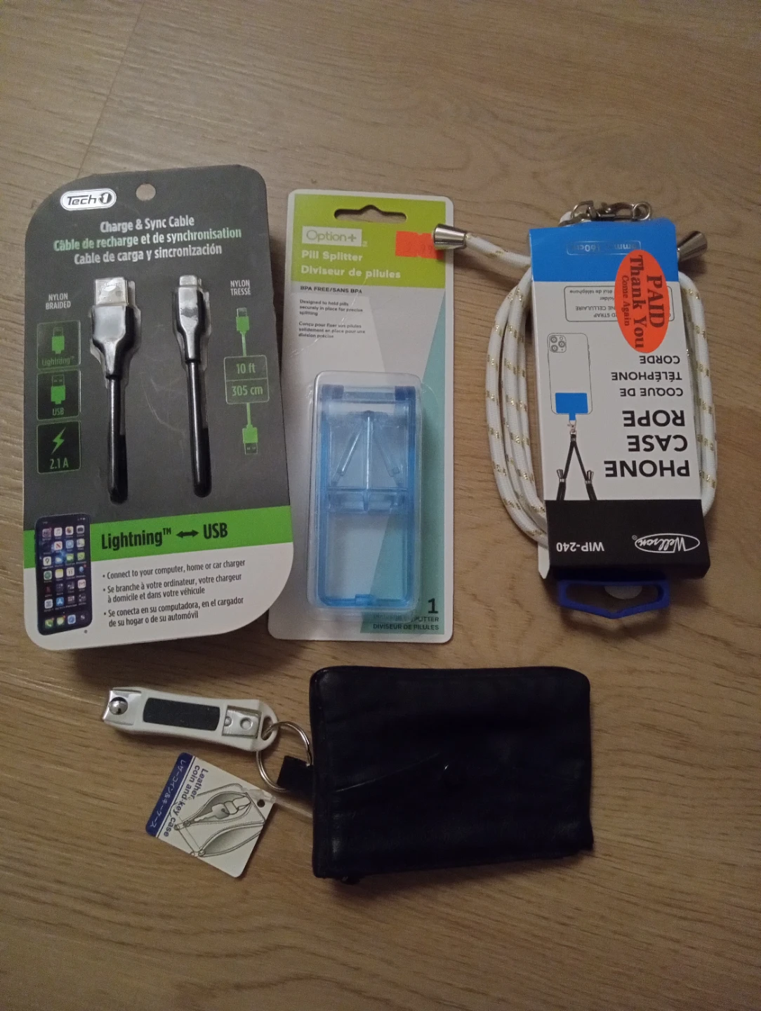 Assorted tech and asseroriez $15.