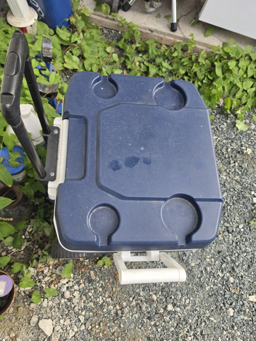 Igloo MaxCold Latitude 62 Roller Cooler - photo 2