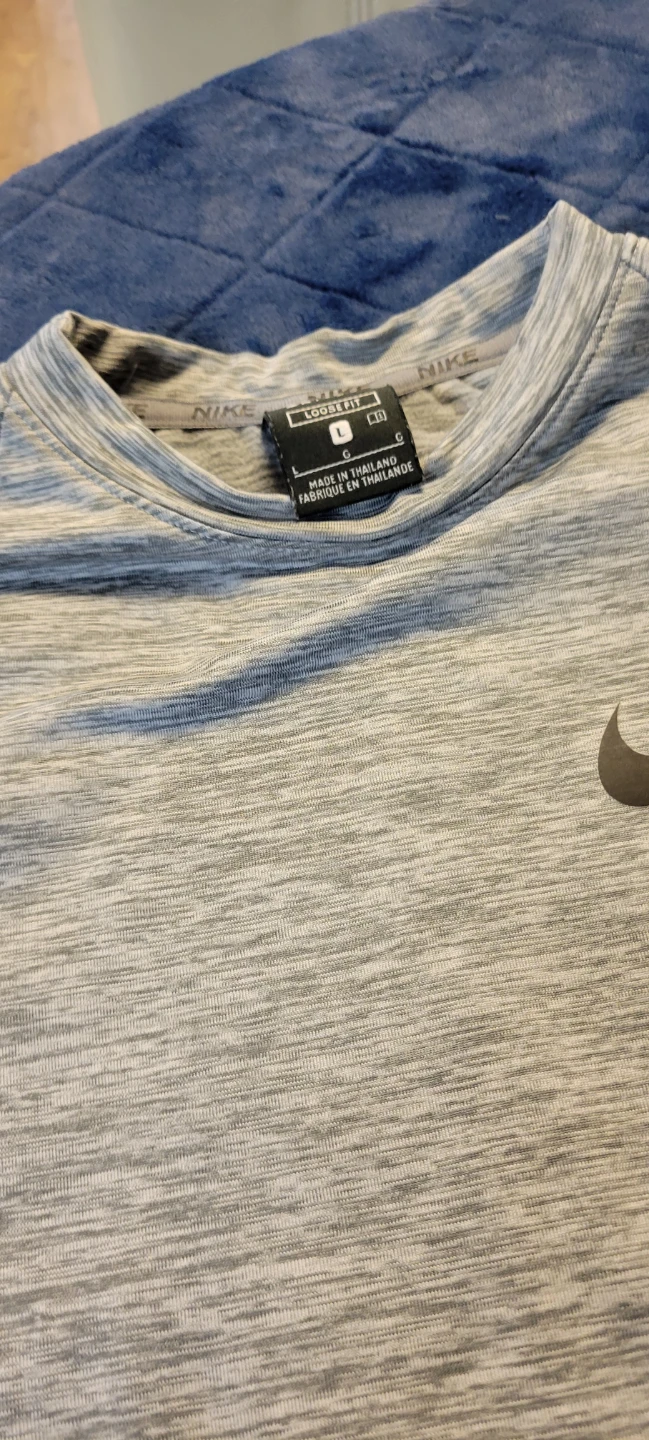 Two Nike Dri-FIT Shirts boys large - photo 4