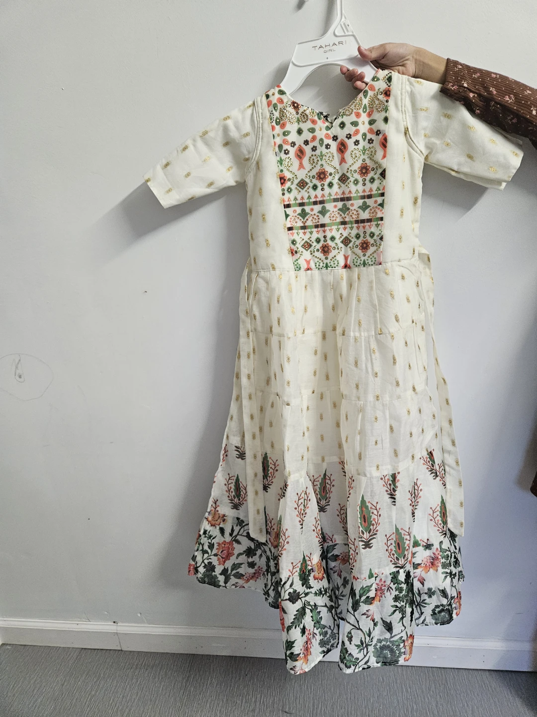 Girl Floral Print Dress fits to 5 to 7 years old girl