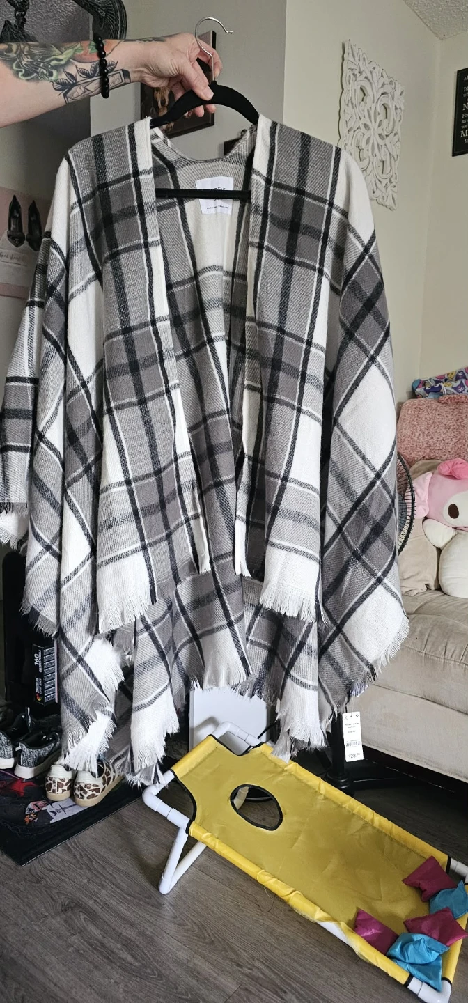 Ardenes Plaid Poncho Wrap