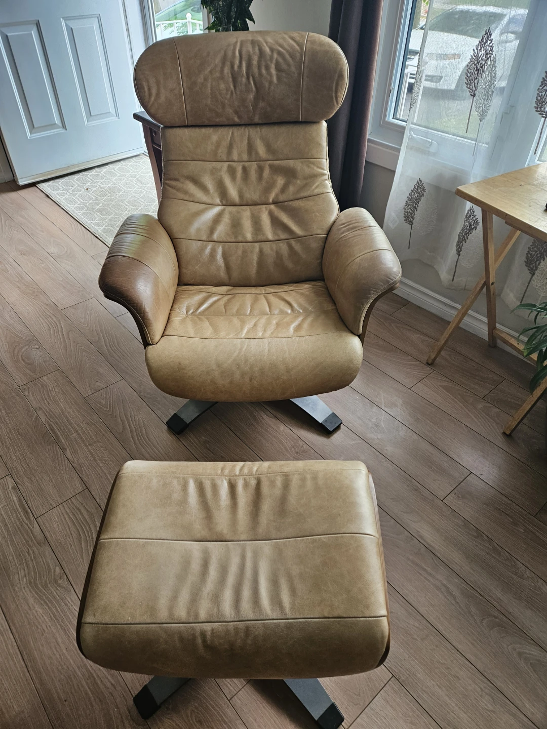Leather Swivel Recliner with ottoman - photo 2