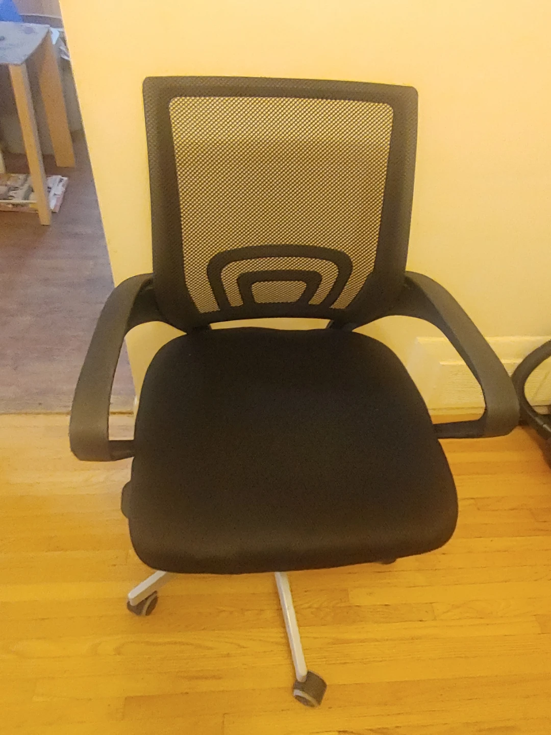 Black Mesh Office Chair - photo 2