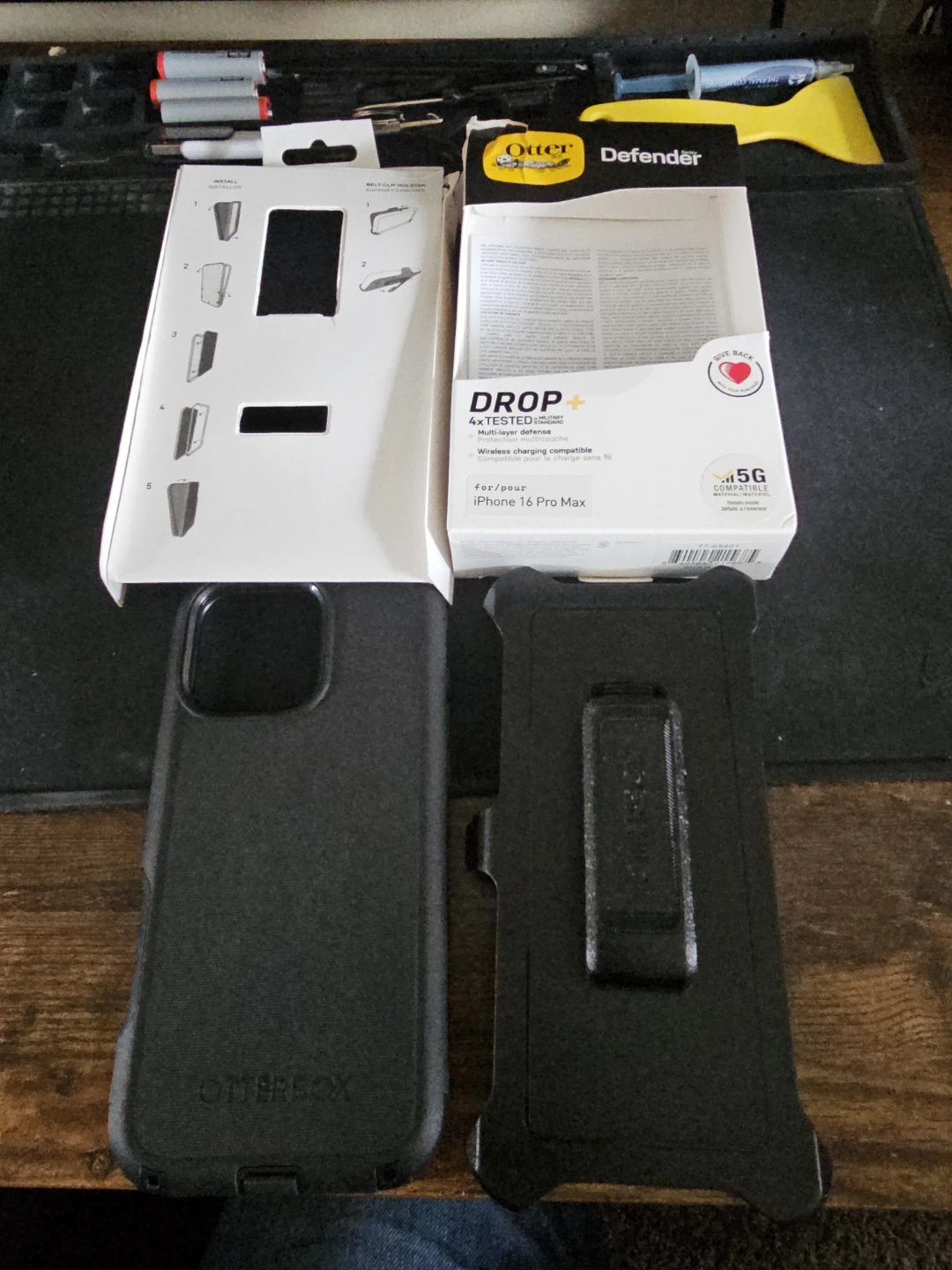 OtterBox Defender Case for iPhone 16 Pro Max - photo 5