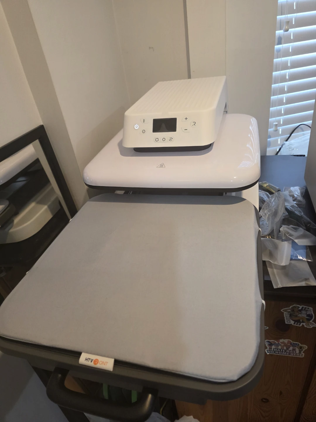 HTVRONT Auto Heat Press Machine - photo 2
