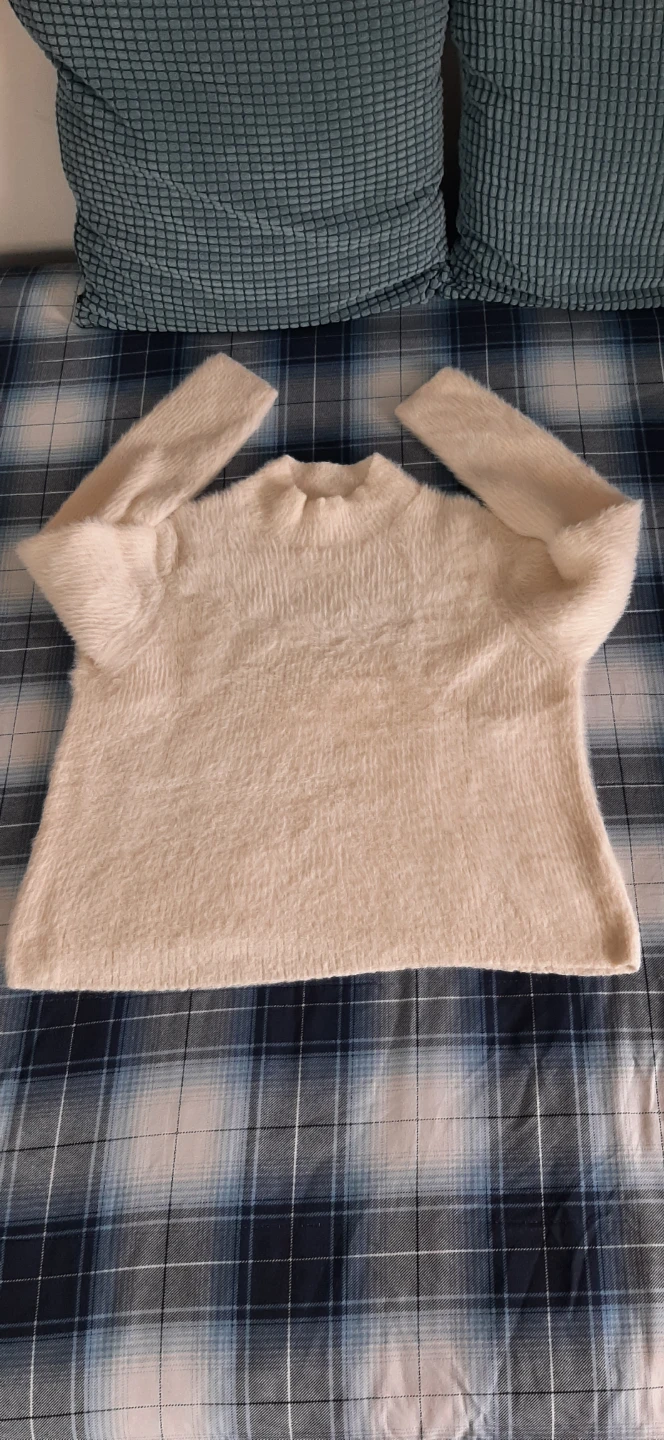 Banana Republic White Sweater