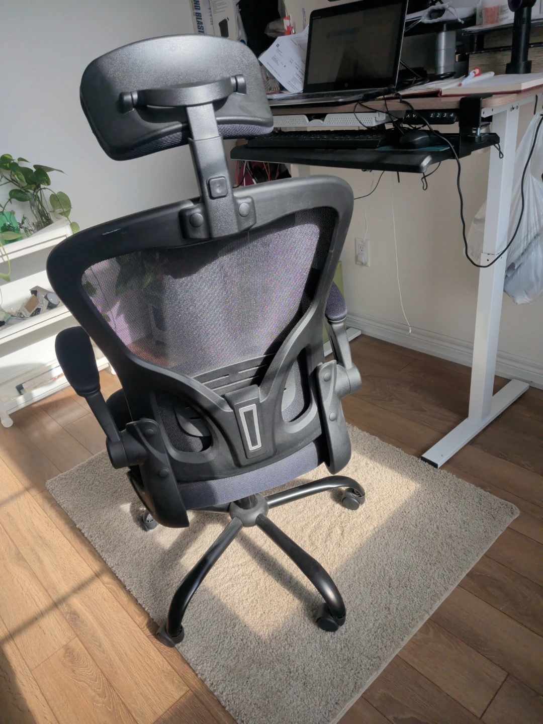 Black Ergonomic Mesh Office Chair - photo 2