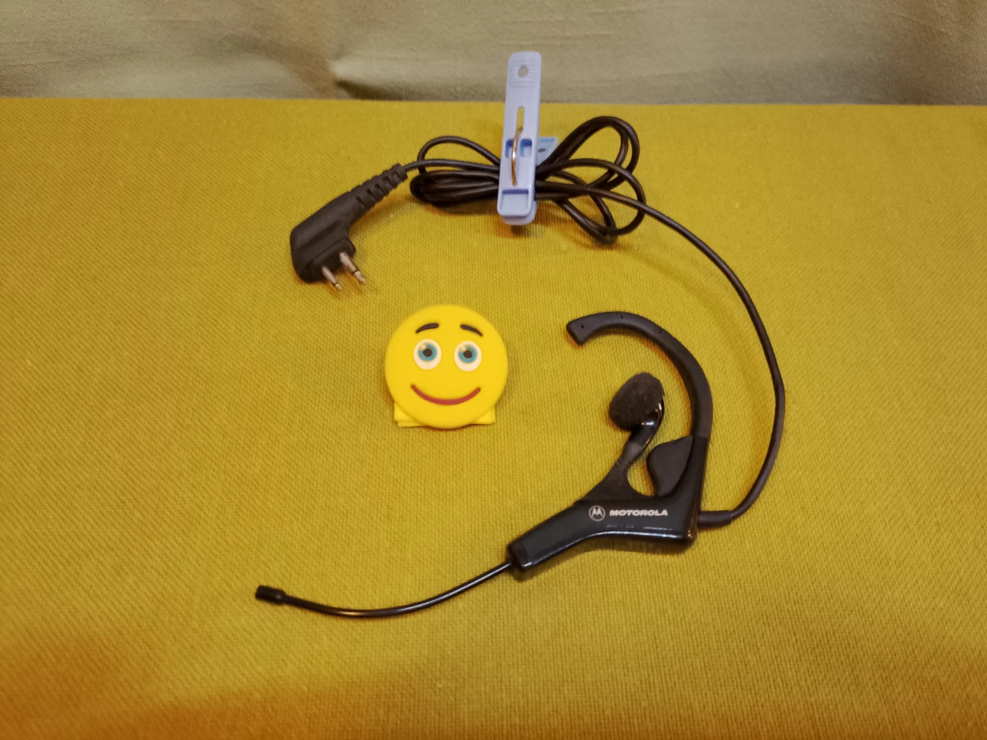 🏈 ➡️ Motorola Single-Ear Wired Headset