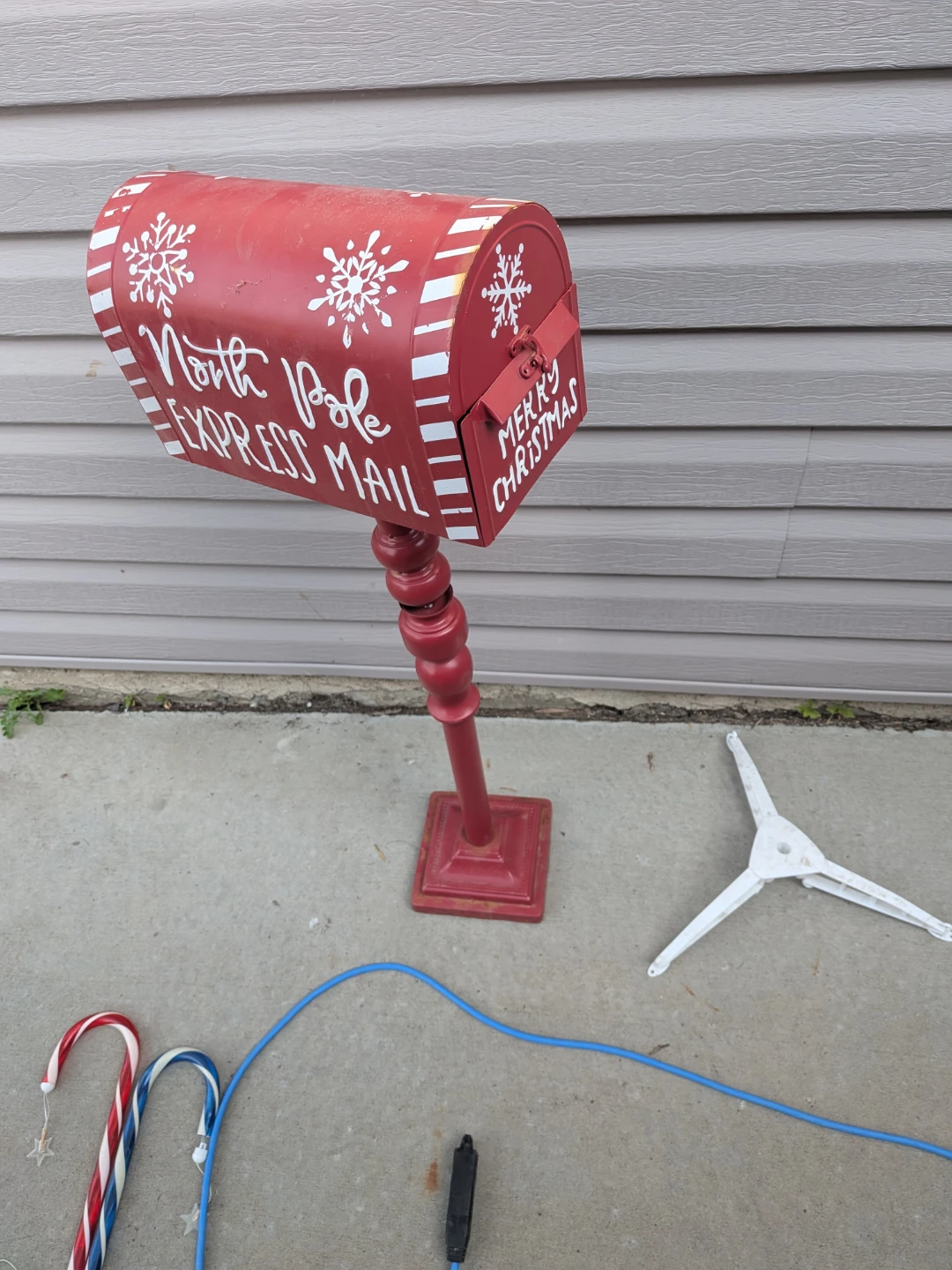 Outdoor Christmas decorations - photo 3