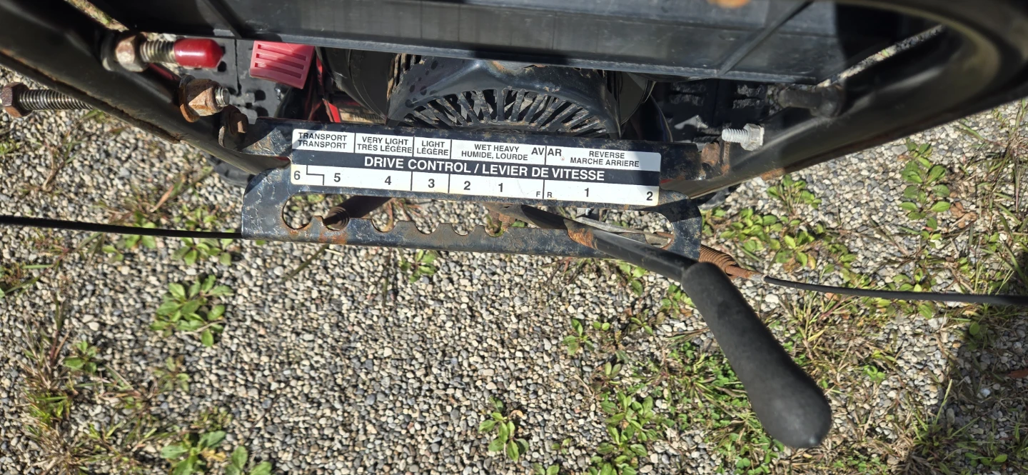 Murray 8/24 Snowblower - photo 4