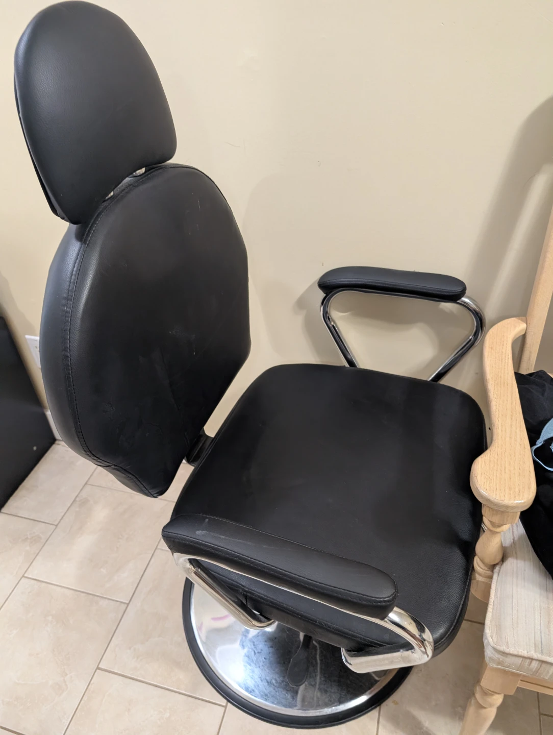 Black Barber Chair - photo 3