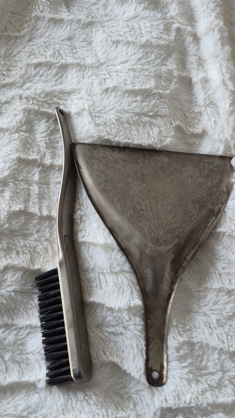 Vintage Dustpan and Brush Set - photo 4