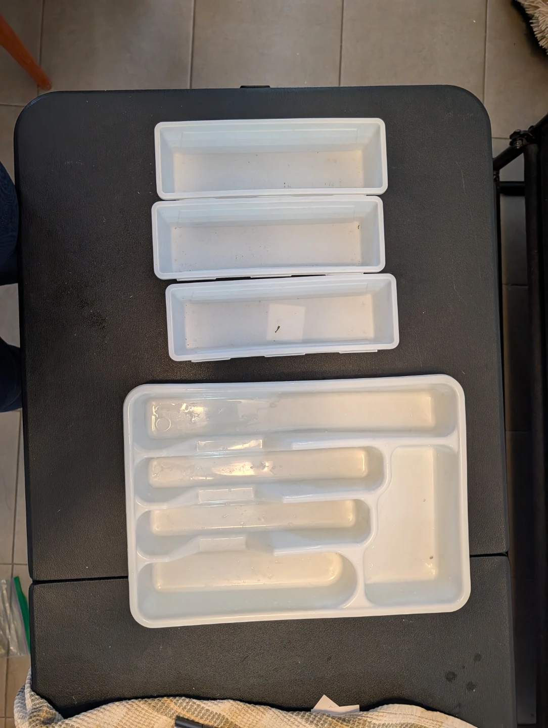 White plastic drawer organizer set - photo 2