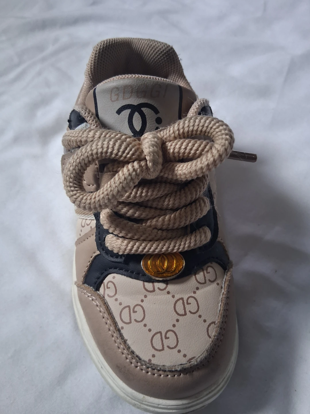 Toddler shoes size 2.5  GDGGI