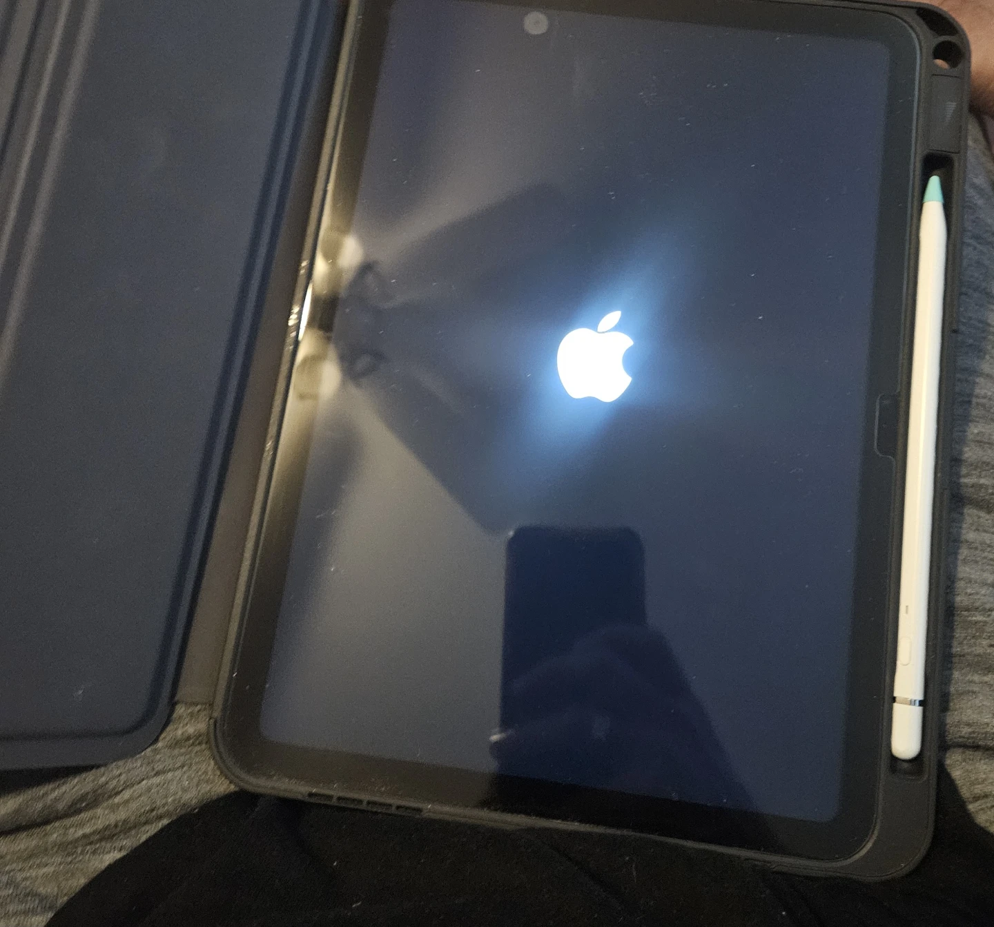 Apple IPad Gen 10 With Heavy Duty Case and Pen,64GB - photo 2