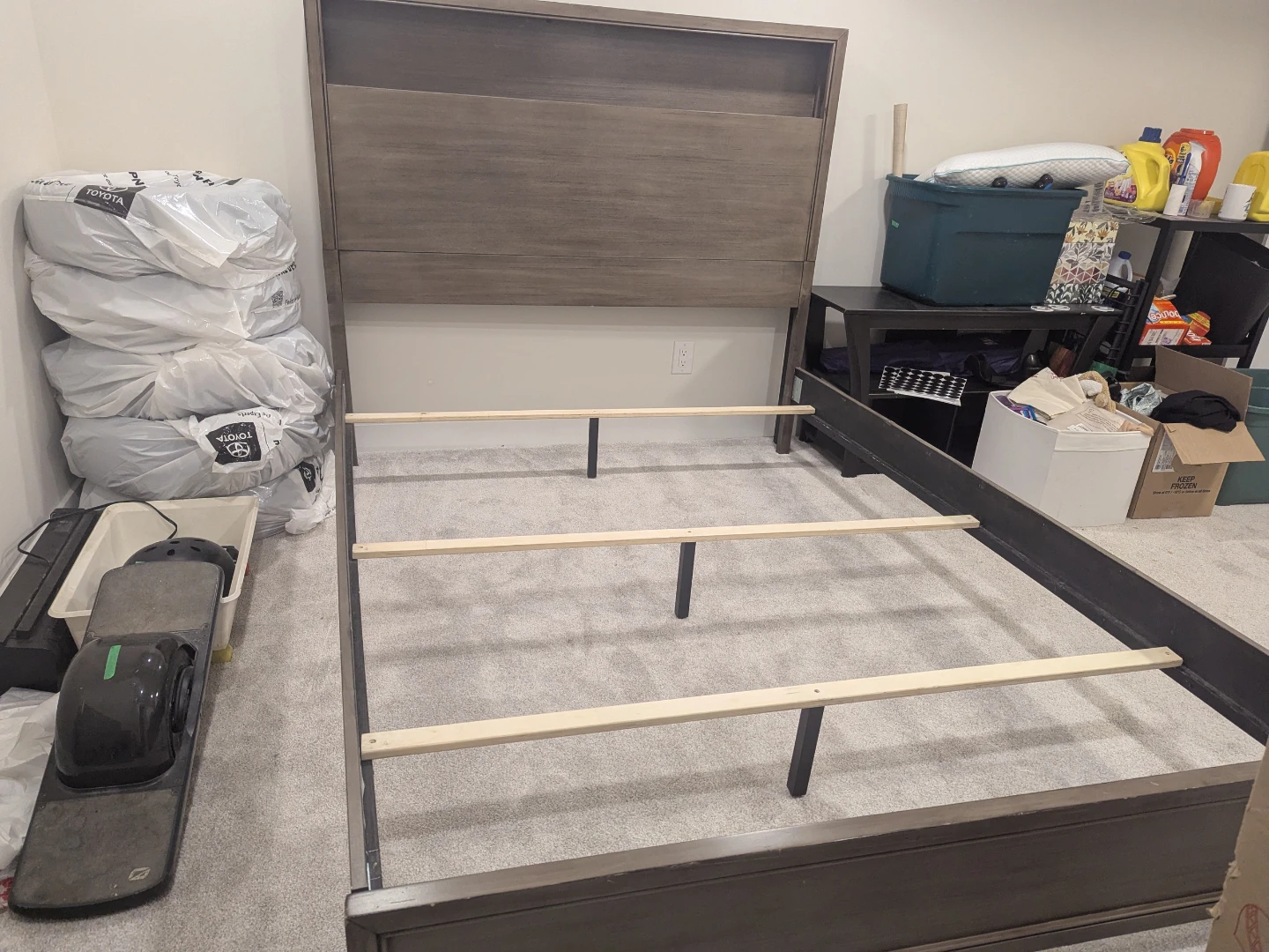 Arnett Panel Bed - Queen bed frame - photo 2