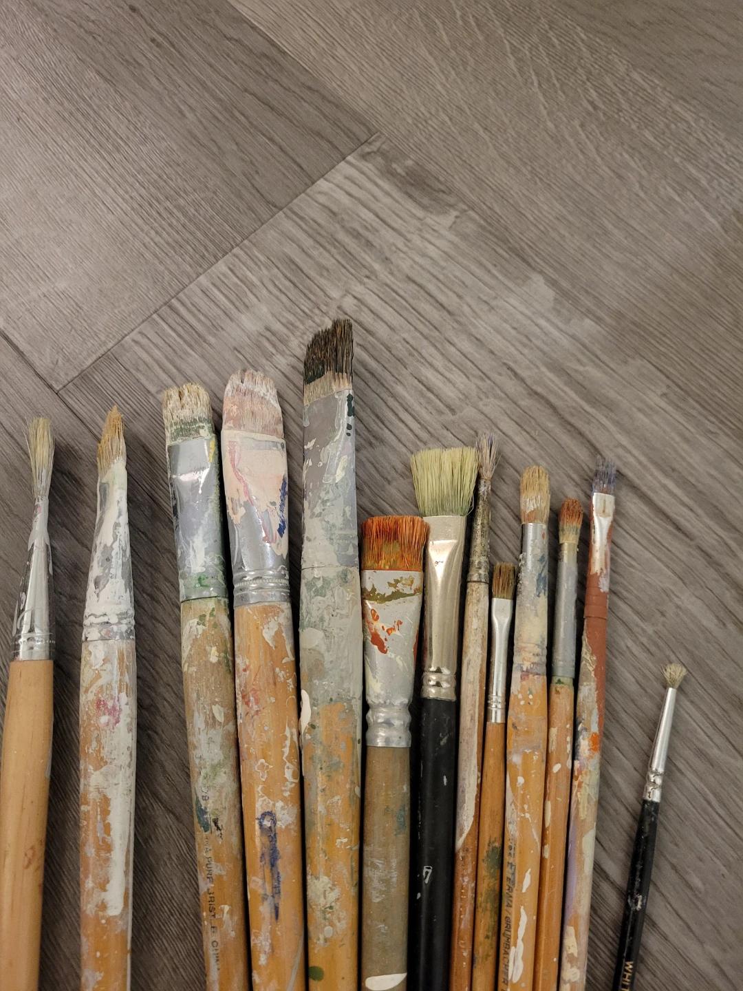 Lot of Used  Artist Vintage Paintbrushes - photo 3