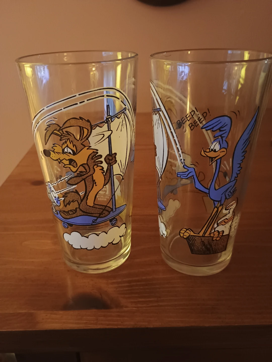 1976 Pepsi Looney Tunes Roadrunner Coyote Sailplane Glass HTF - photo 2