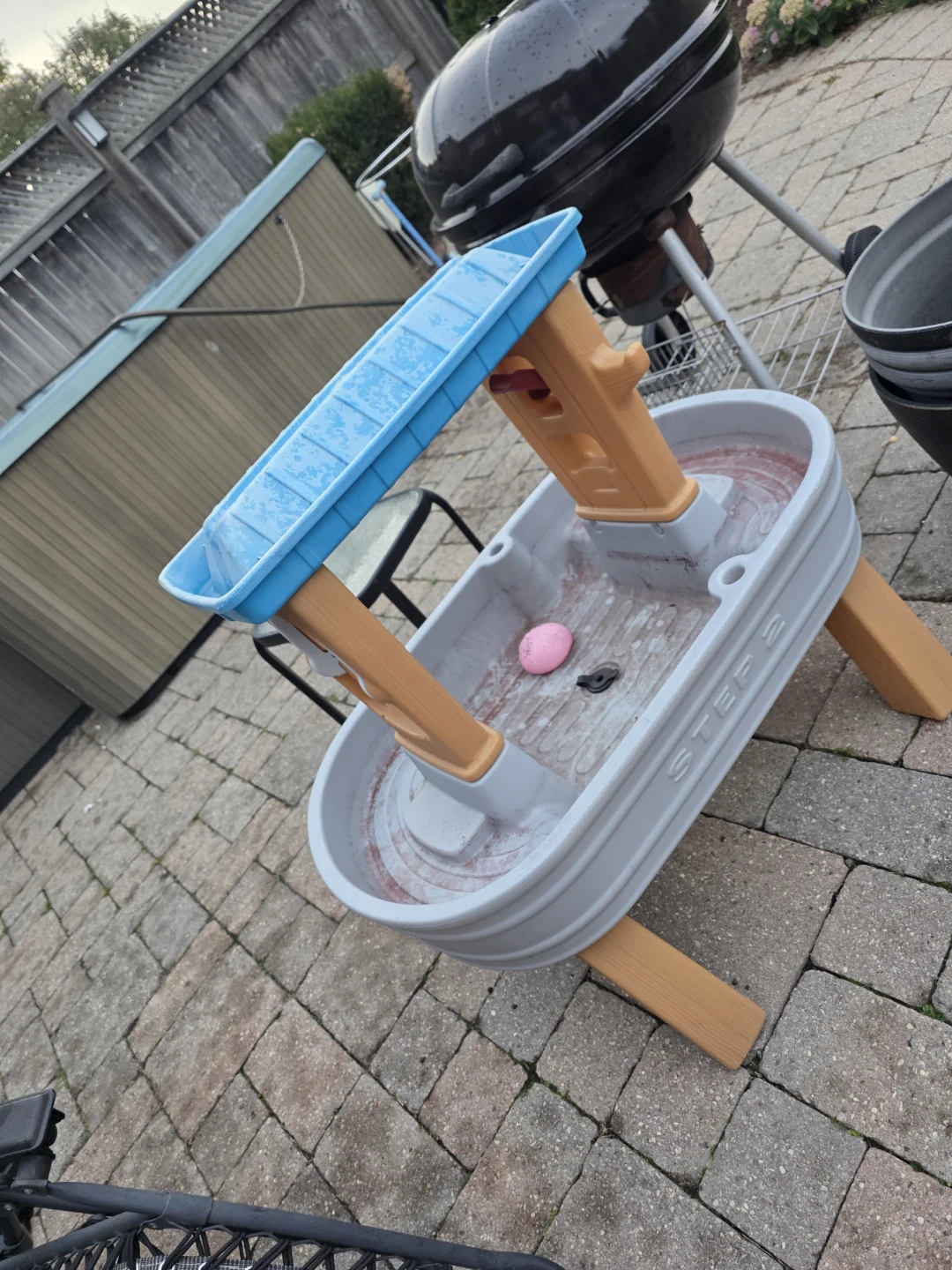 Water table for kids  (Ill clean it before u come)