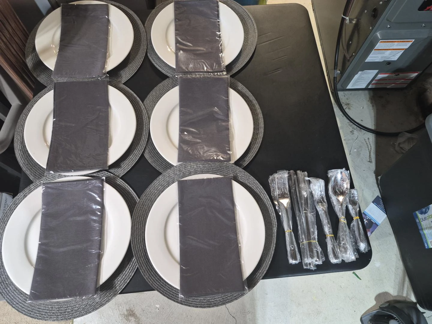 NEW 48-Piece Place Setting for 6 - photo 2