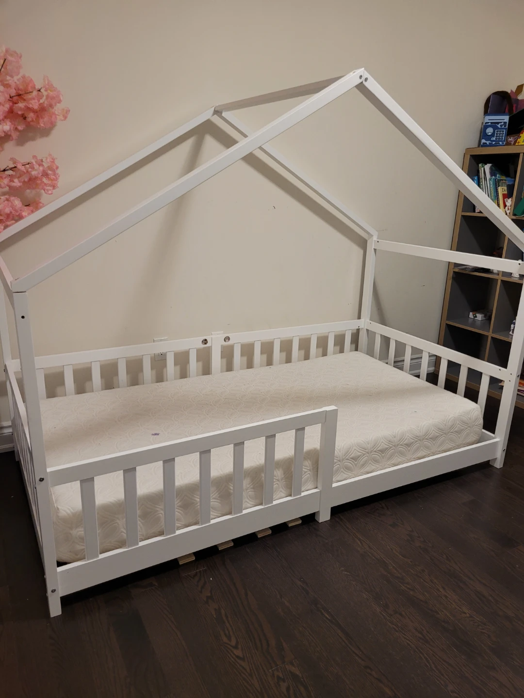 White House-Style Toddler Floor Bed - photo 2