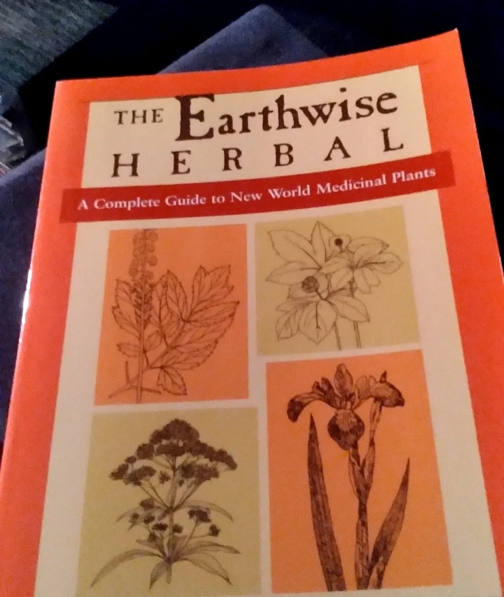 MEDICINAL PLANTS BOOK - THE EARTHWISE HERBAL