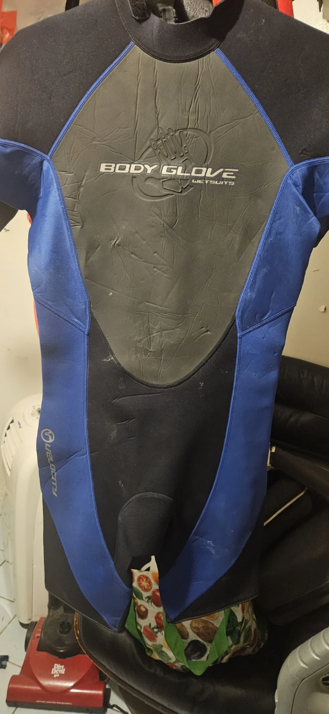 Body Glove Velocity Men's Wetsuit Size Medium🏈