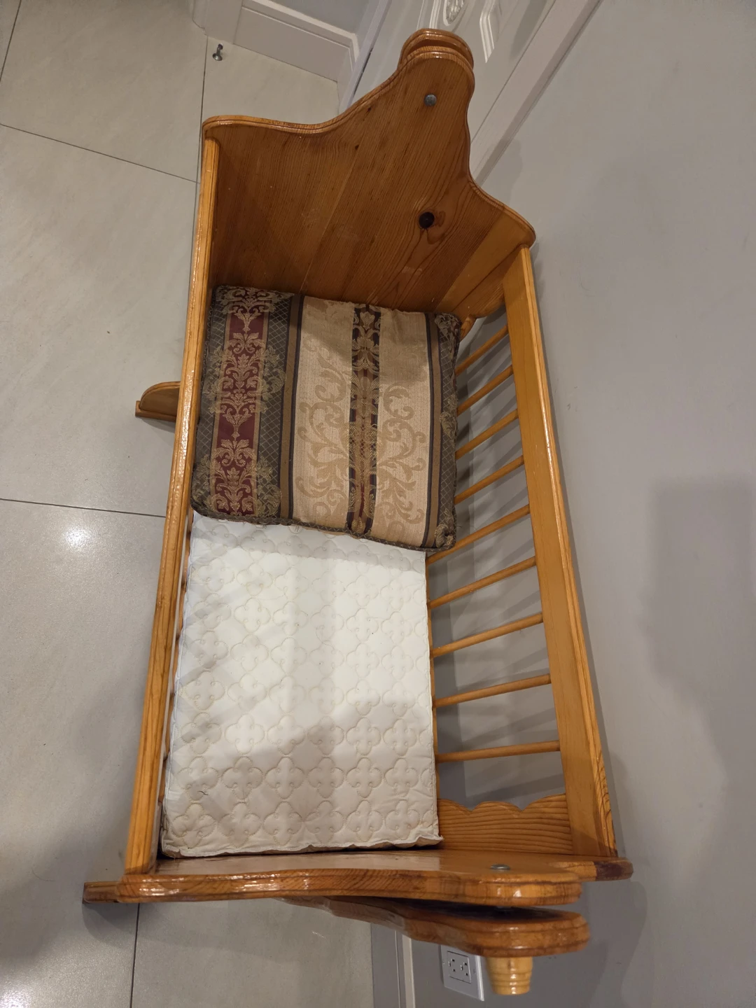 Solid wood rocking cradle - photo 3