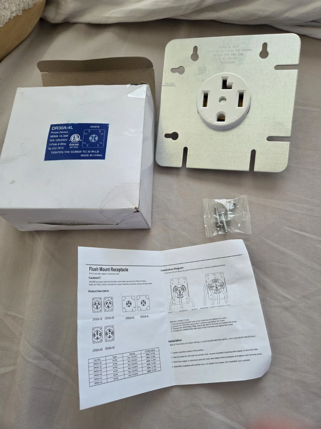 DR30A-4L NEMA 14-30R Flush Mount Receptacle