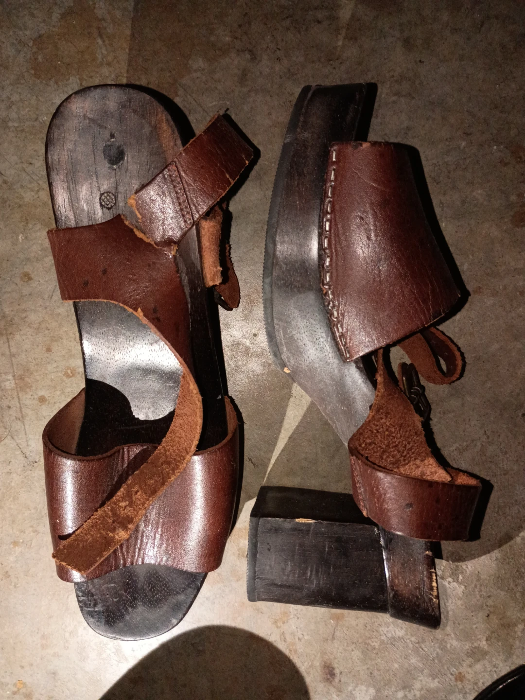 Vintage Brown Leather Clog Sandals 🏈