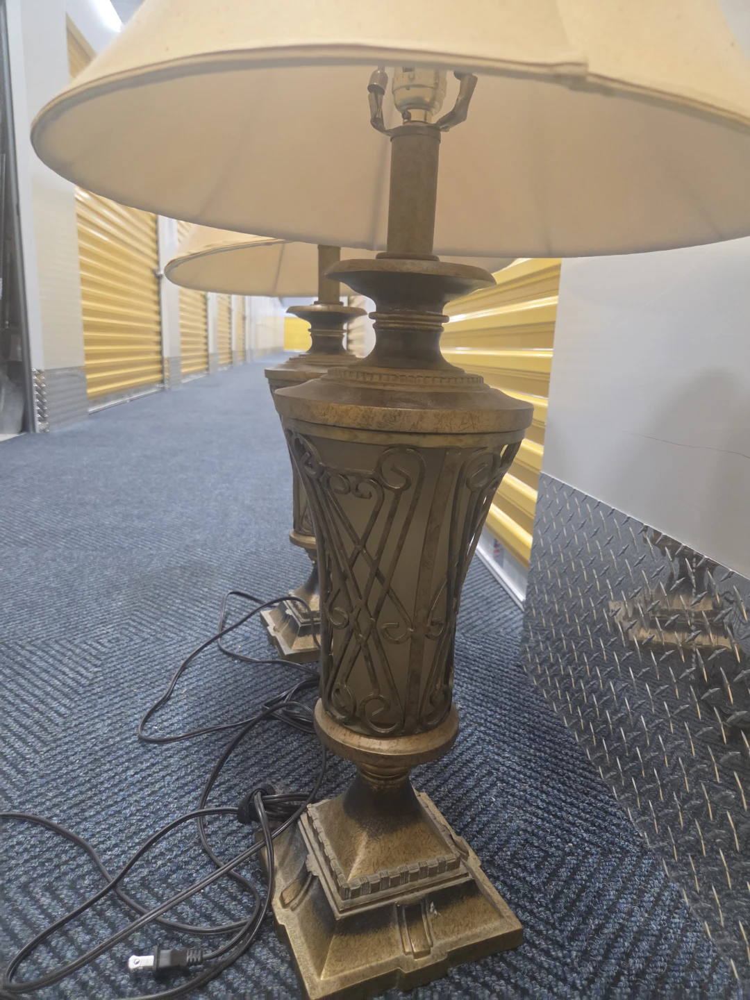 Set of Two Vintage Style Table Lamps - photo 2