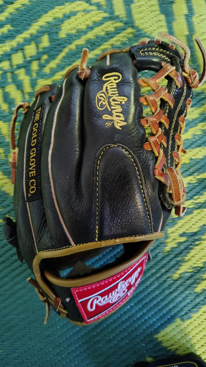 🏈 Rawlings baseball glove