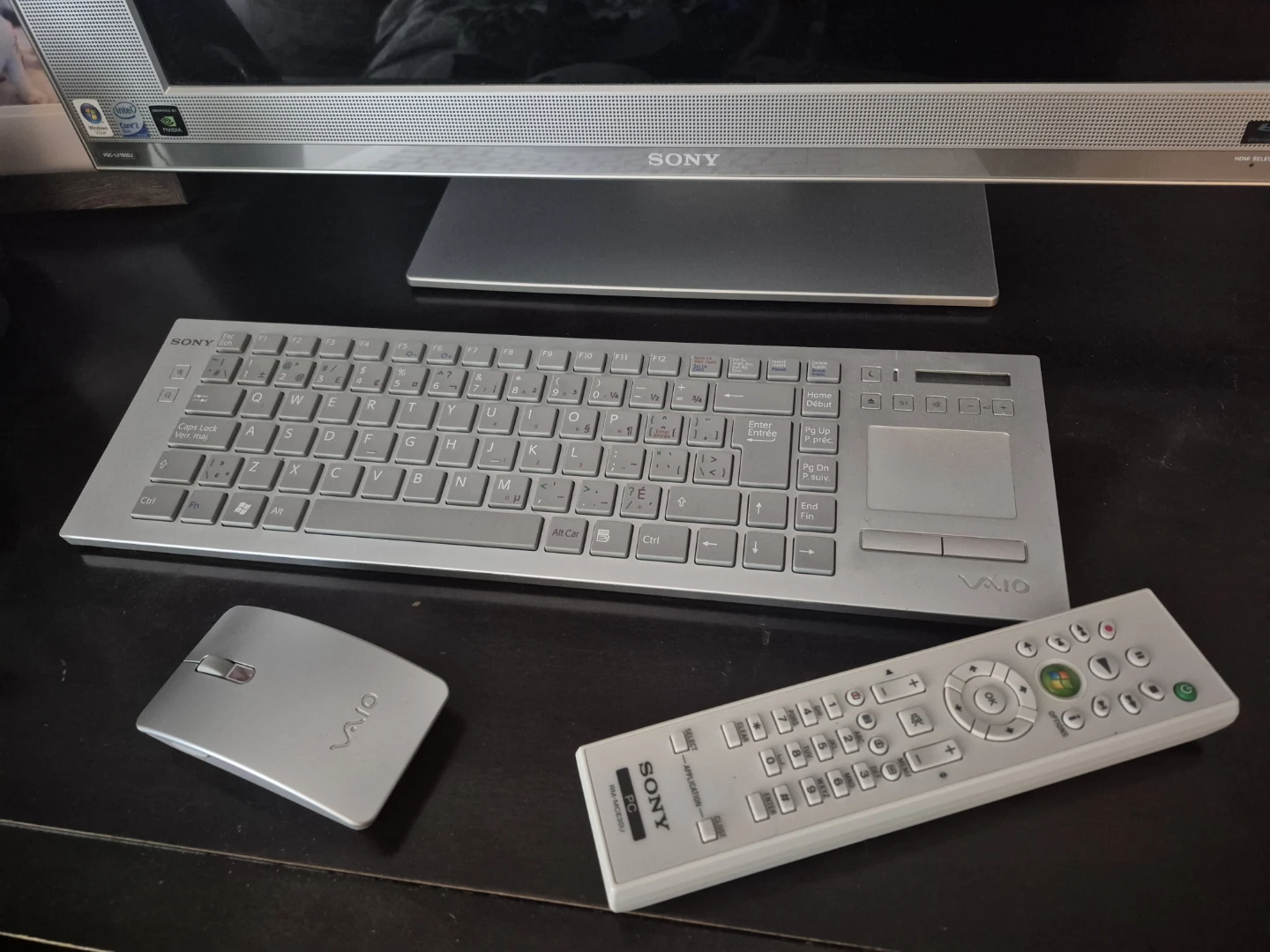 Sony Vaio VGC-LV150DJ All-in-One Desktop - photo 3