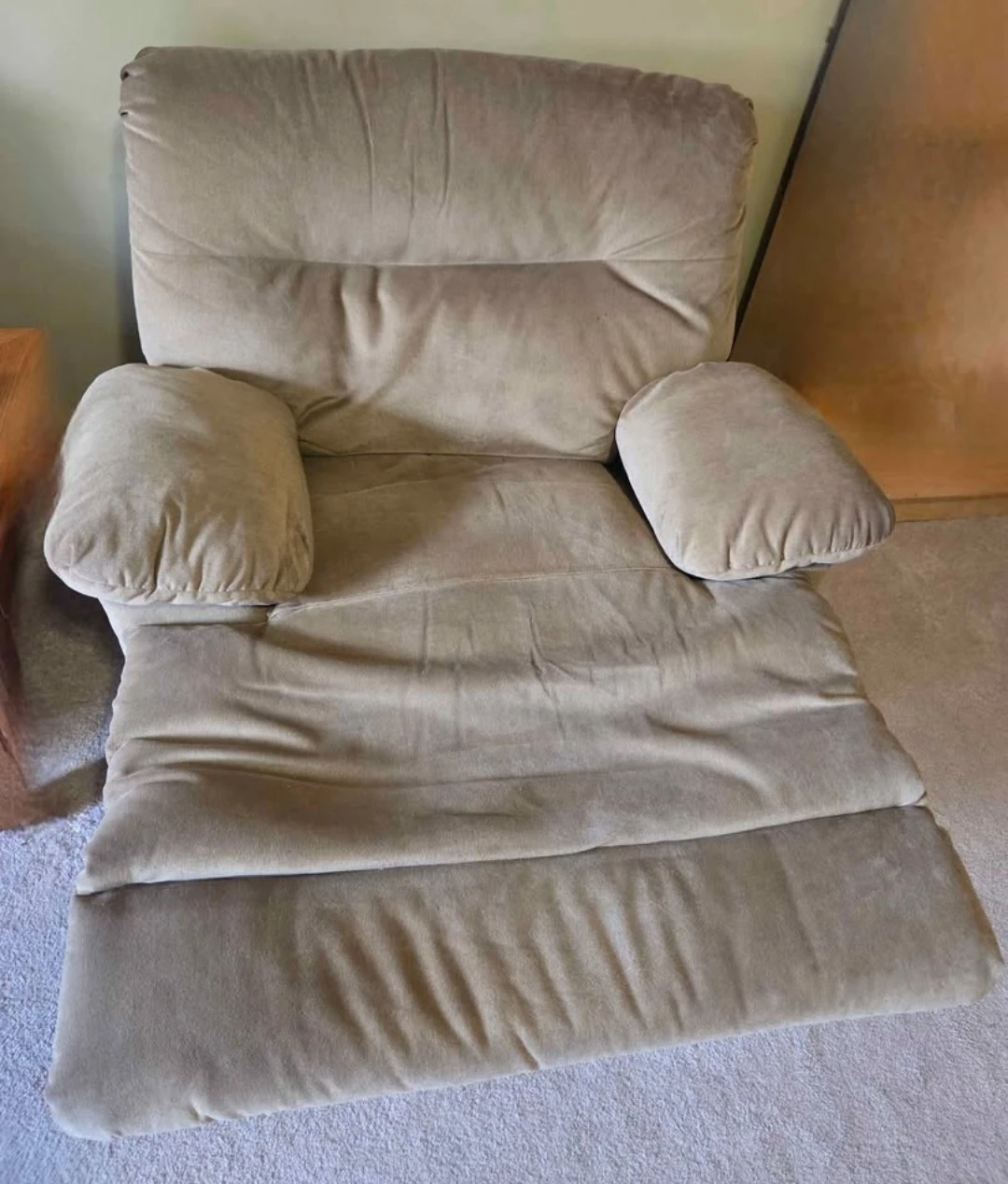 Beige Reclining Sofa & Chair - Manual - photo 4