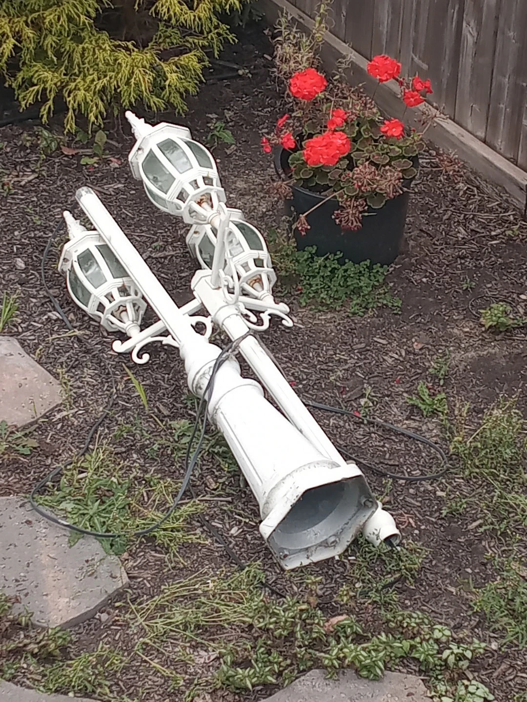 White Triple-Head Garden Lamp Post