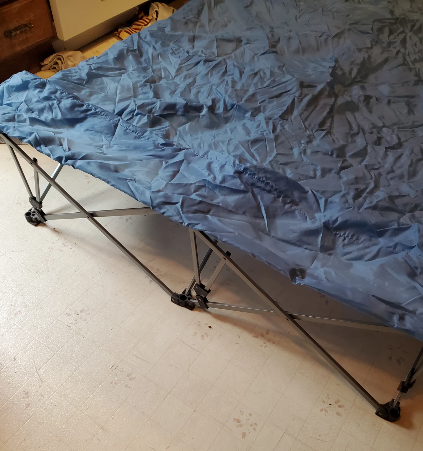 Escort Queen-Size Portable Bed - photo 3