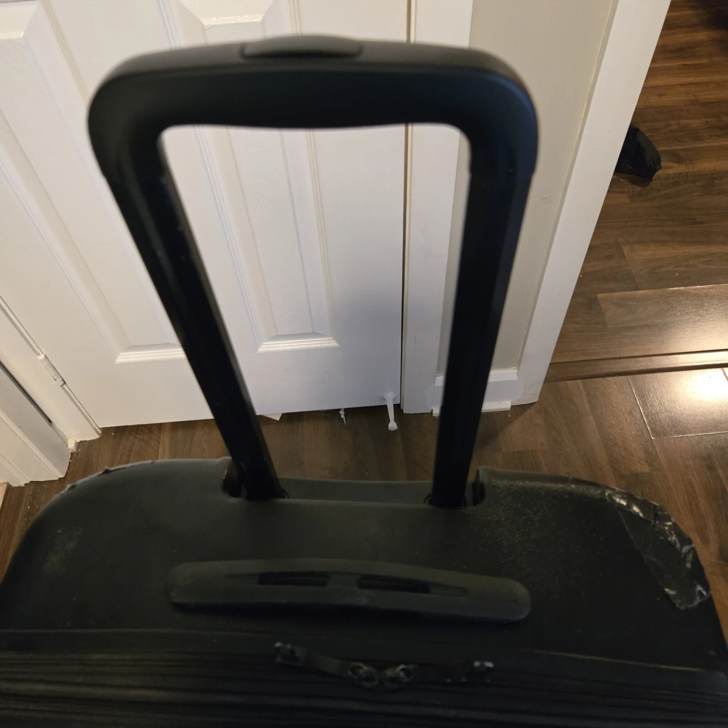 FREE LARGE BUGATTI  Black Hardside Spinner Suitcase - photo 5